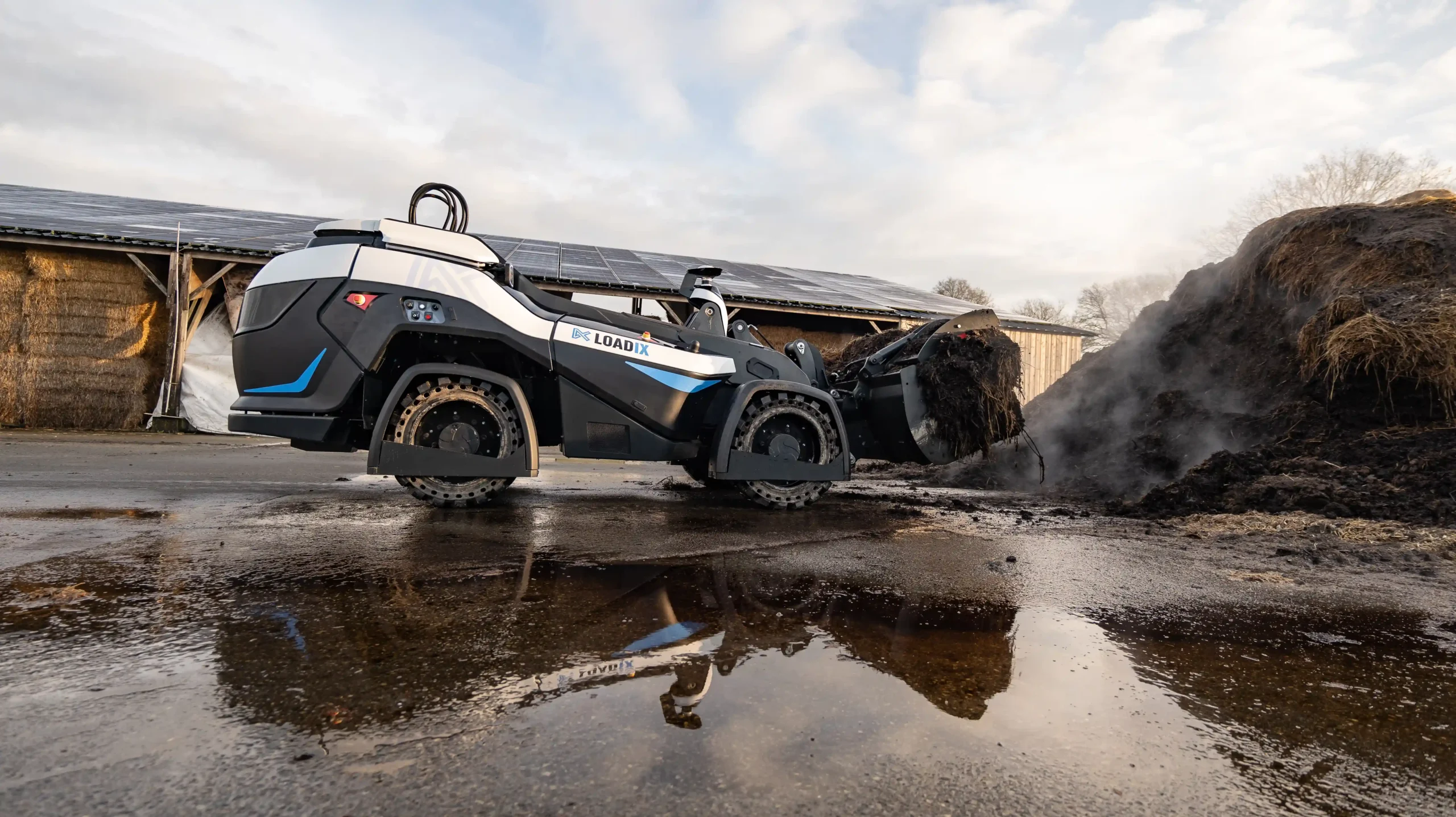 LOADIX picture : a Fully Autonomous 100% Electric Robot